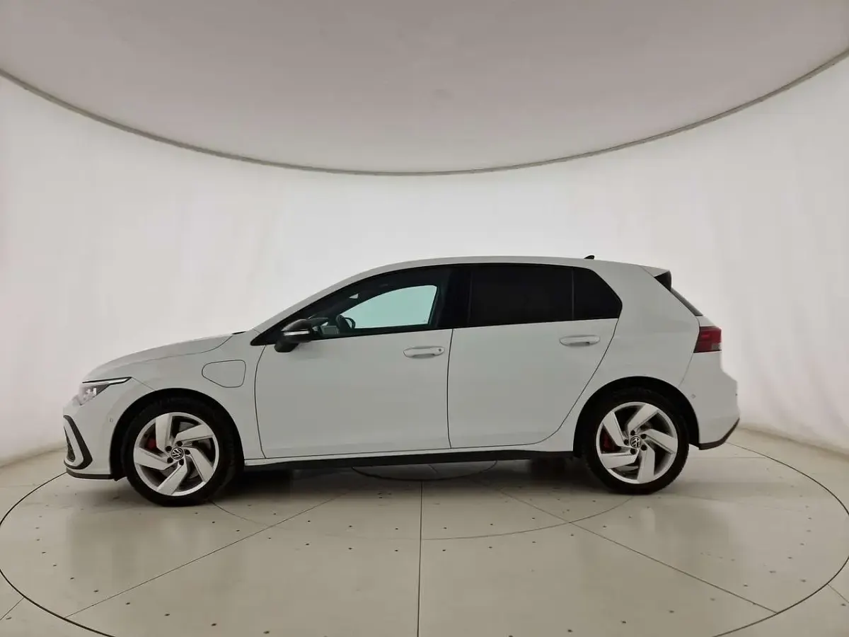 Usata VW Golf VIII GTE 245 CV (180 kW) 2020 0q pure white Berlina
