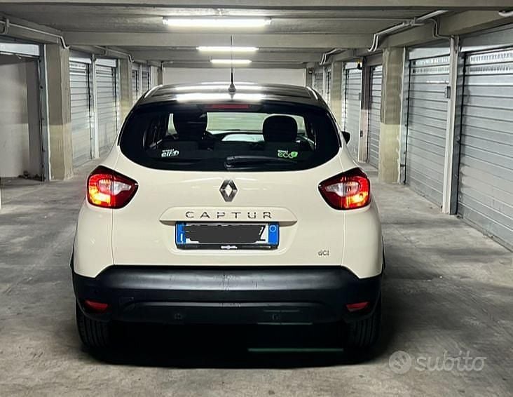 Usata Renault Captur 90 CV (66 kW) 2015 Bianco SUV