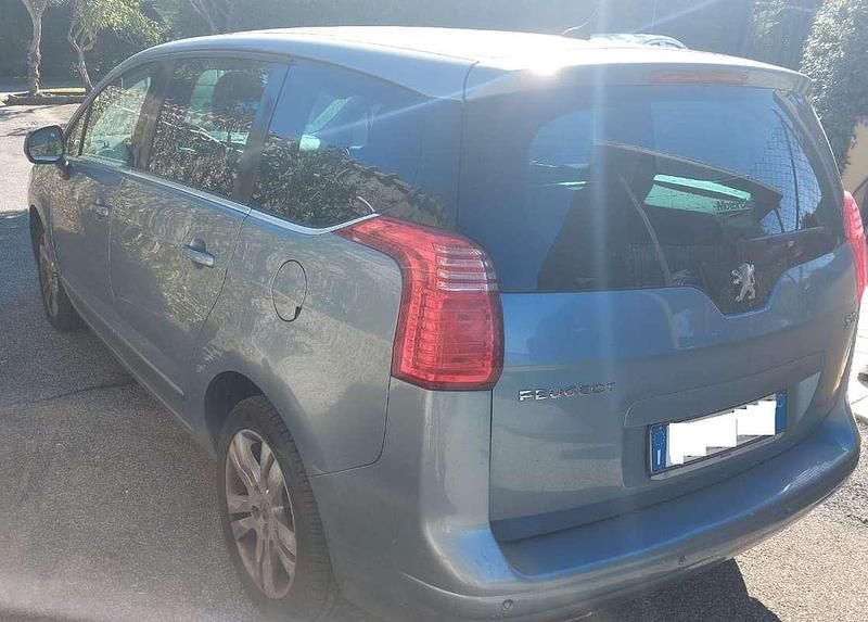 Usata Peugeot 5008 Allure 150 CV (110 kW) 2009 Blu/azzurro Monovolume