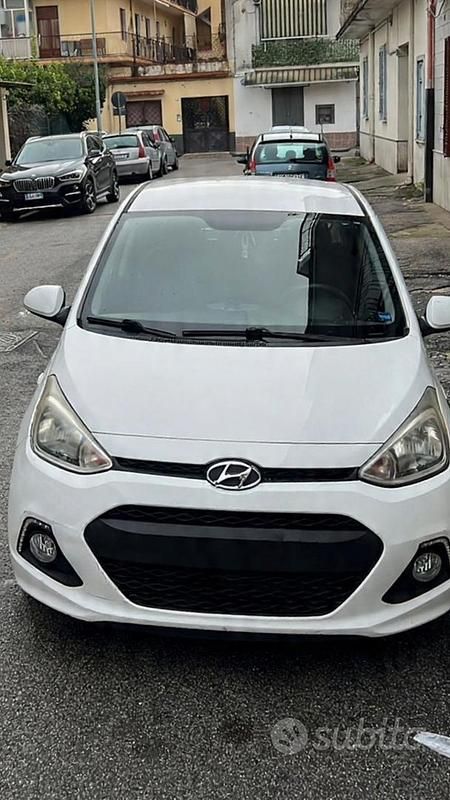 Usata Hyundai i10 67 CV (49 kW) 2014 Bianco Utilitaria