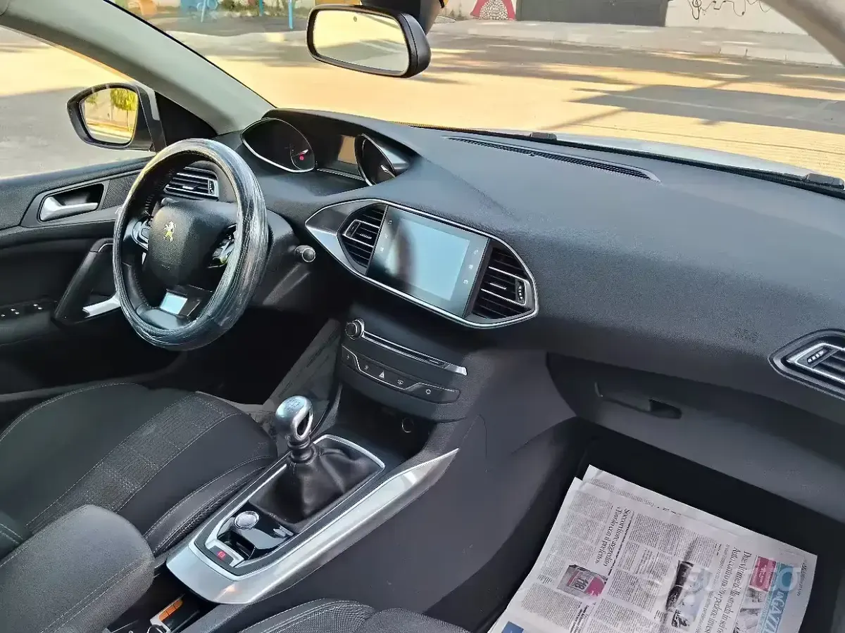 Usata Peugeot 308 SW Allure 131 CV (96 kW) 2019 Bianco Station wagon