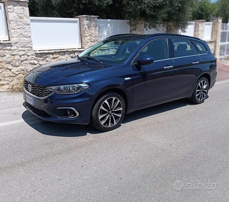 Usata Fiat Tipo 120 CV (88 kW) 2018 Blu Station wagon