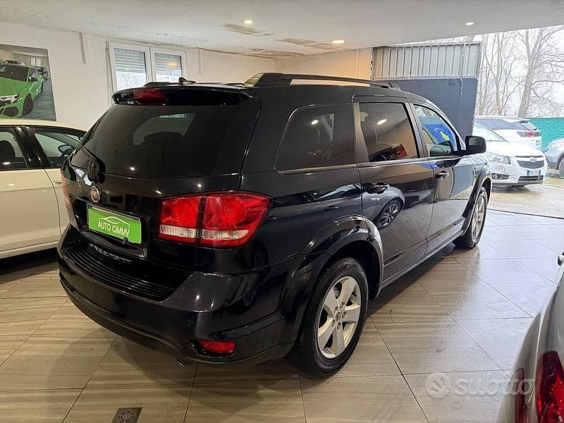 Usata Fiat Freemont 190 CV (139 kW) 2011 Blu SUV