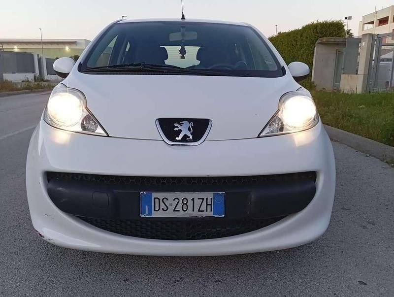 Usata Peugeot 107 Access 68 CV (50 kW) 2009 Utilitaria