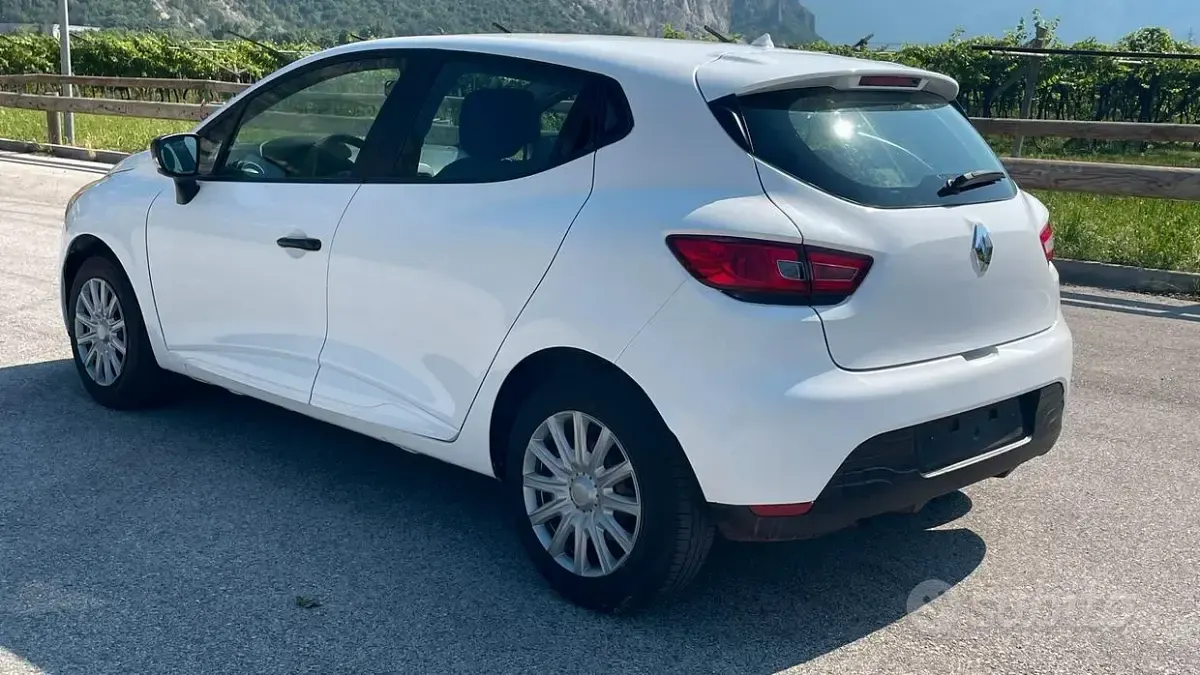 Usata Renault Clio IV 73 CV (53 kW) 2016 Bianco Berlina
