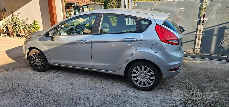 Usata Ford Fiesta 2010 Grigio Utilitaria