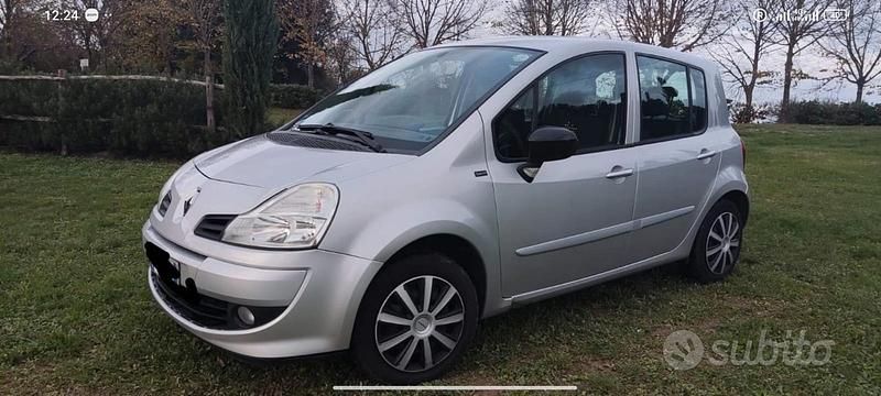 Usata Renault Modus 75 CV (55 kW) 2011 Grigio Monovolume