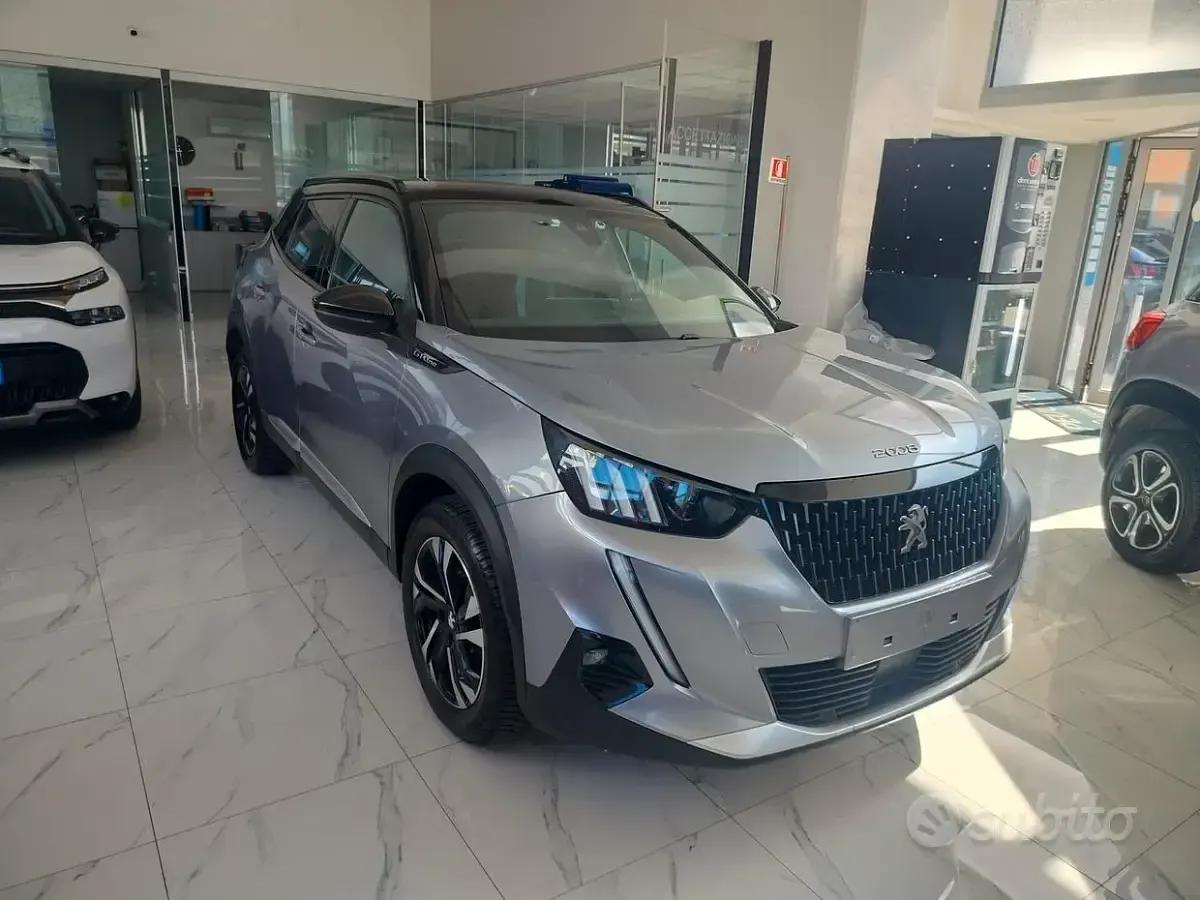Käytetty Peugeot 2008 GT-line 102 HP (75 kW) 2020 Harmaa Katumaasturi