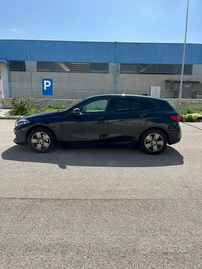 Usata BMW 116 Advantage 116 CV (85 kW) 2021 Nero Utilitaria