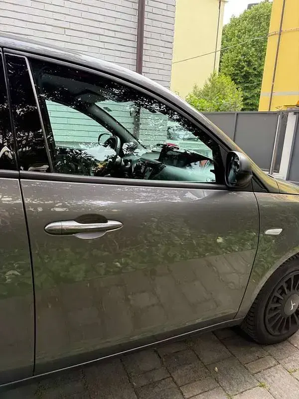 Usata Lancia Ypsilon 69 CV (50 kW) 2015 Utilitaria