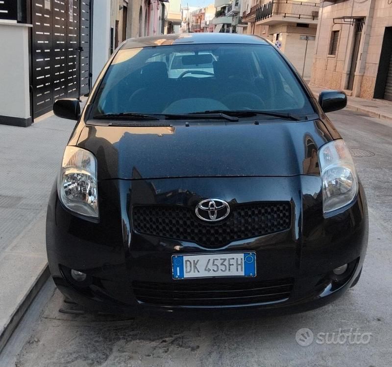 Usata Toyota Yaris 90 CV (66 kW) 2007 Utilitaria