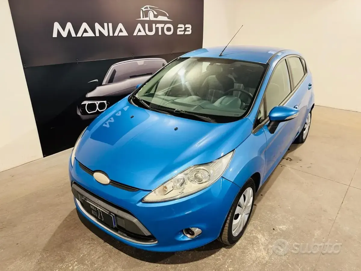 Gebraucht Ford Fiesta Titanium 82 PS (60 kW) 2010 Blau Limousine
