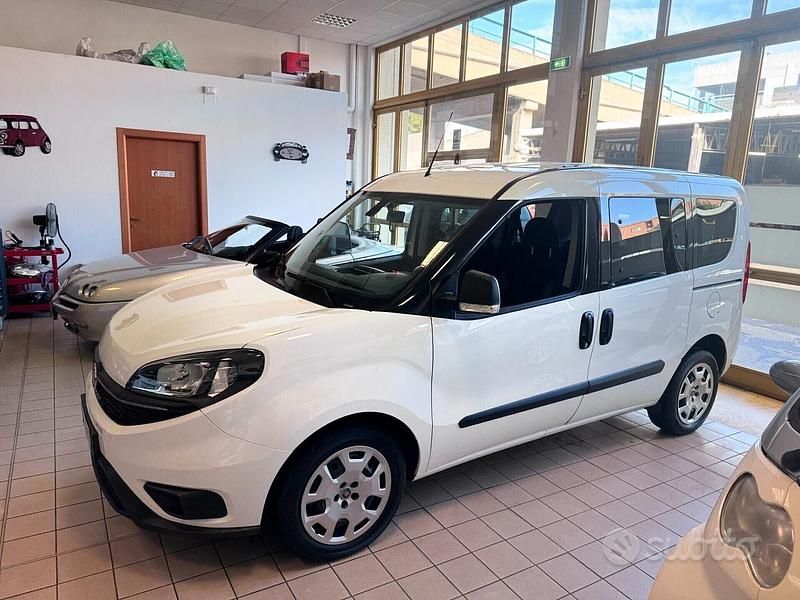 Usata Fiat Doblò S 105 CV (77 kW) 2019 Bianco Monovolume