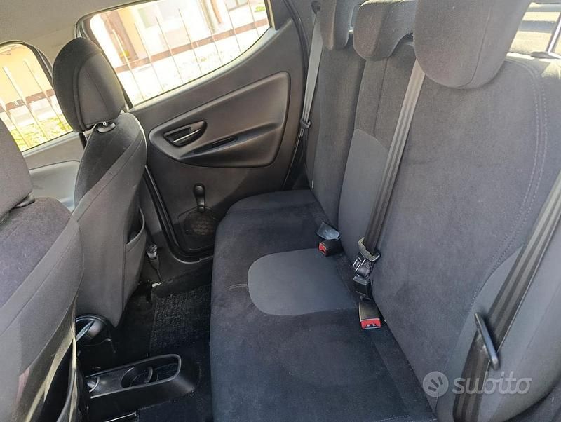 Usata Lancia Ypsilon 95 CV (69 kW) 2013 Grigio Utilitaria