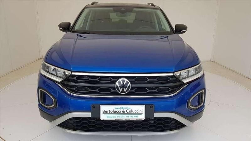 Usata VW T-Roc Life 110 CV (80 kW) 2024 Blu SUV