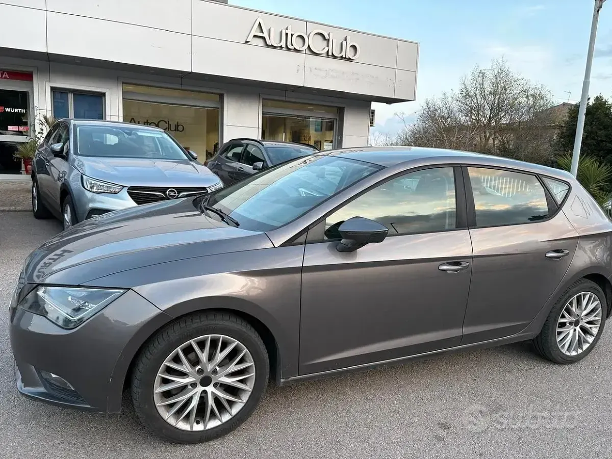 Usata Seat Leon Style 105 CV (77 kW) 2014 Grigio Coupé