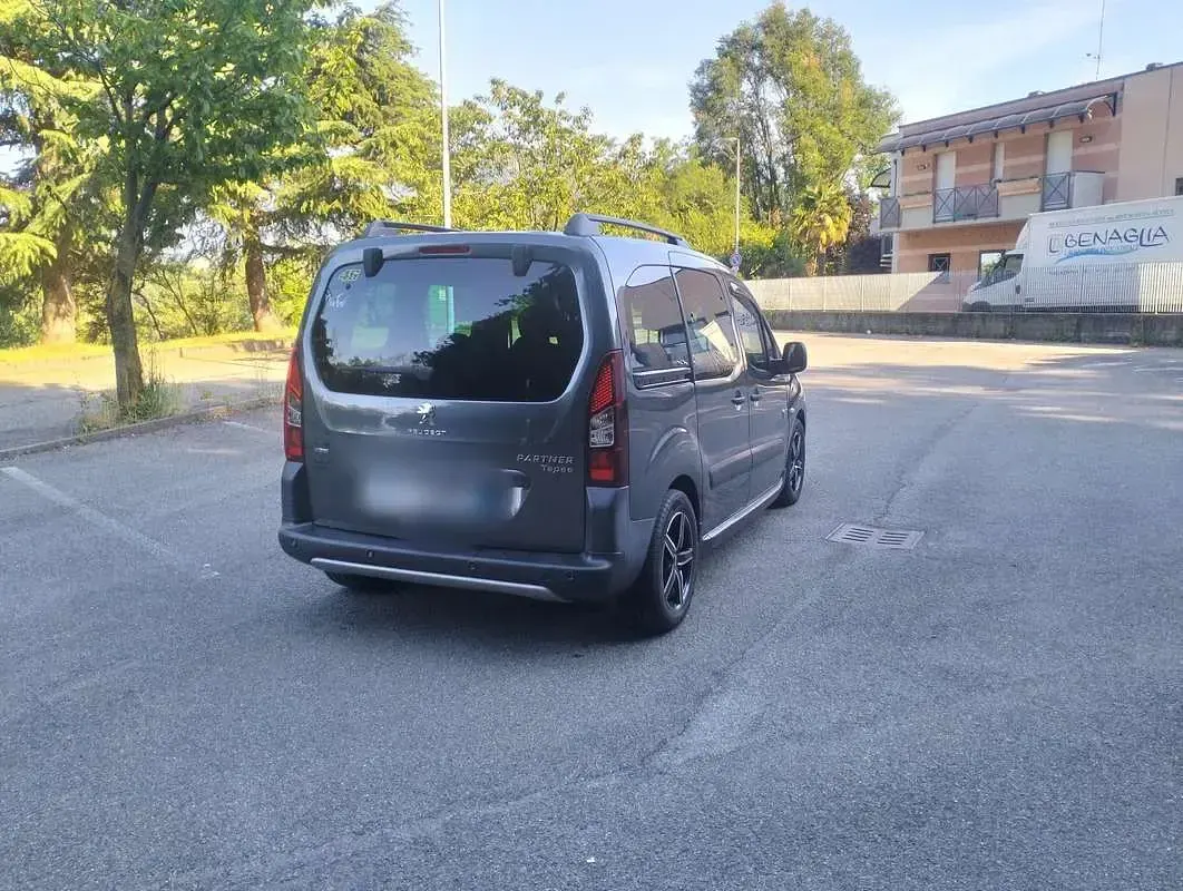 Usata Peugeot TePee Outdoor 120 CV (88 kW) 2015 Station wagon