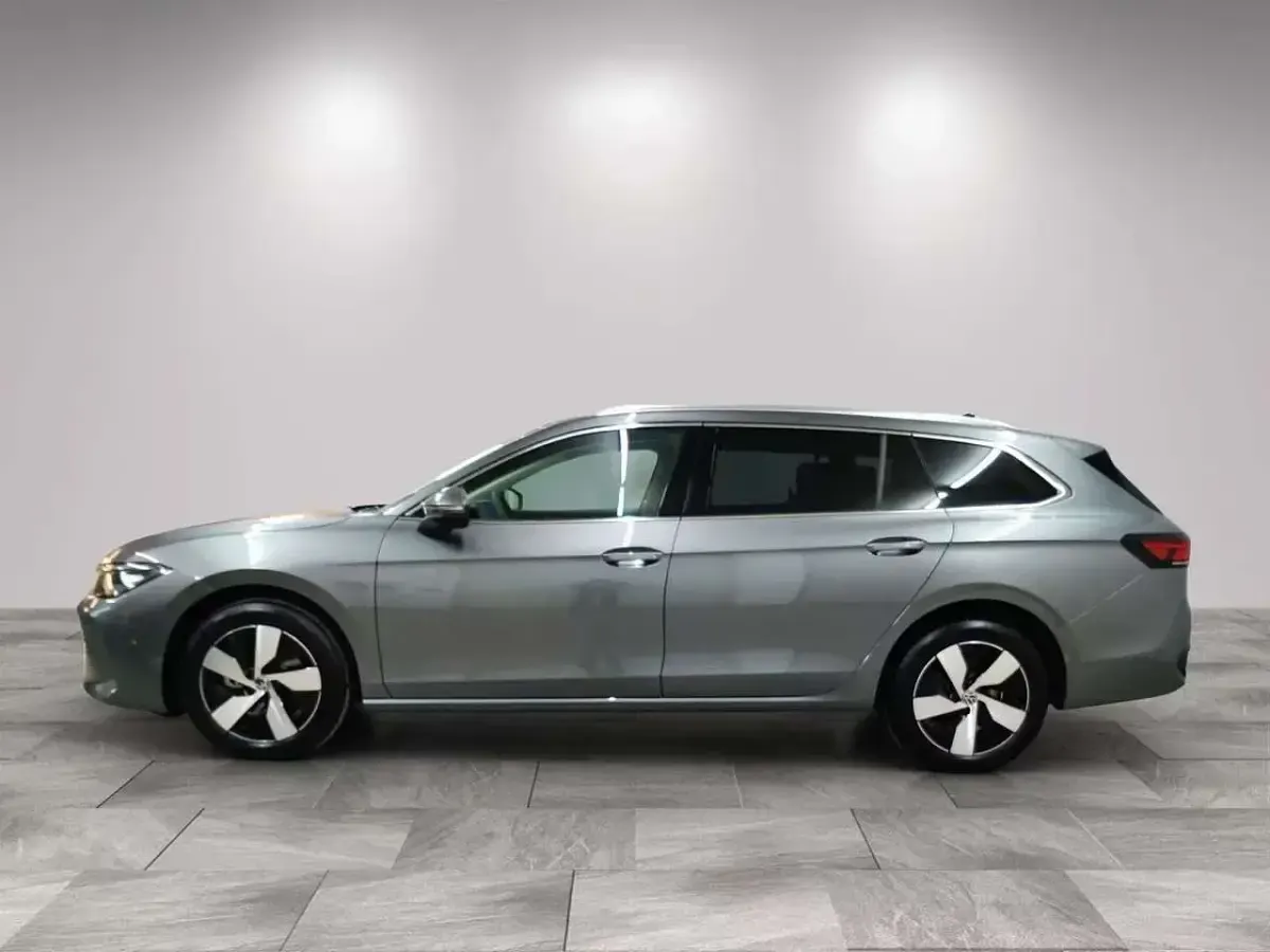 Usata VW Passat Business 150 CV (110 kW) 2025 Grigio Station wagon