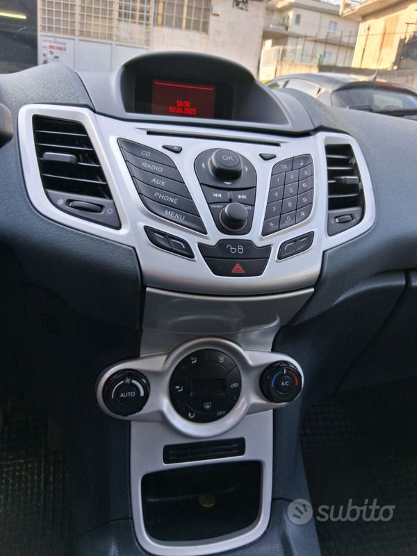 Usata Ford Fiesta 2010 Nero Utilitaria