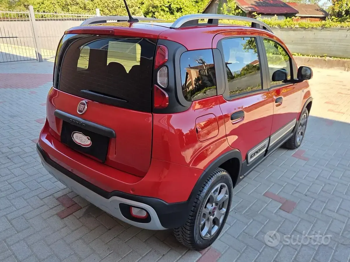 Usata Fiat Panda Cross Cross 84 CV (61 kW) 2019 Rosso Utilitaria