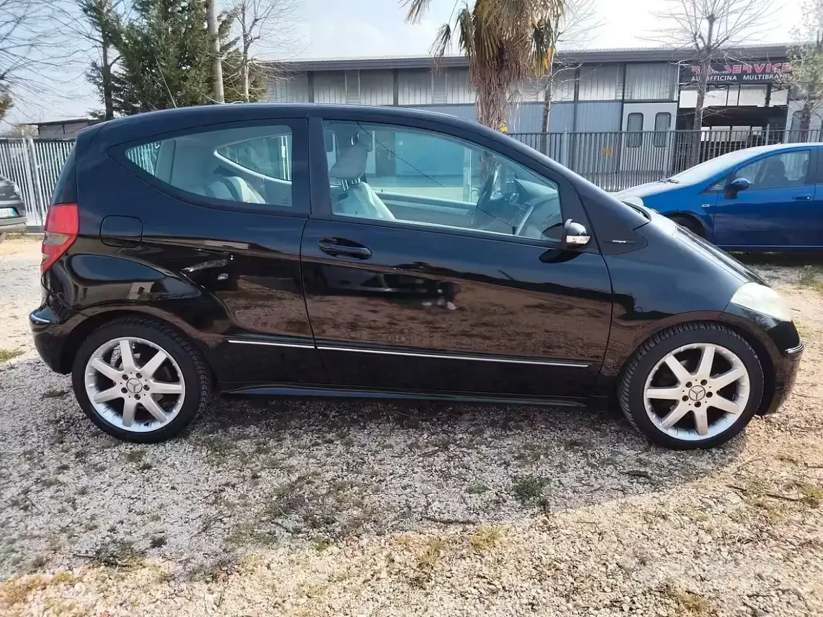 Usata Mercedes A180 Avantgarde 109 CV (80 kW) 2007 Nero Coupé