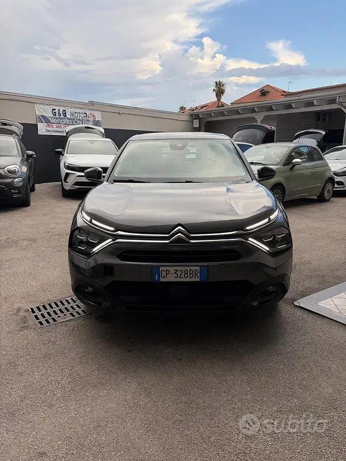 Usata Citroën C4 Shine 131 CV (96 kW) 2023 Grigio SUV
