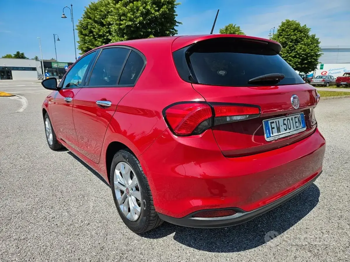 Occasion Fiat Tipo Lounge 120 ch (88 kW) 2019 Rouge Berline