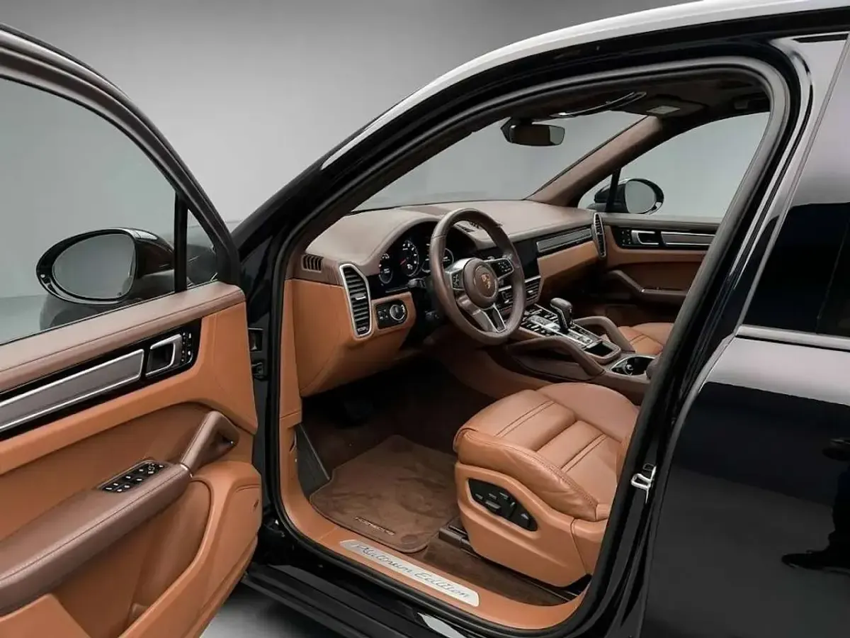 Usata Porsche Cayenne Platinum Edition 462 CV (339 kW) 2023 Nero SUV