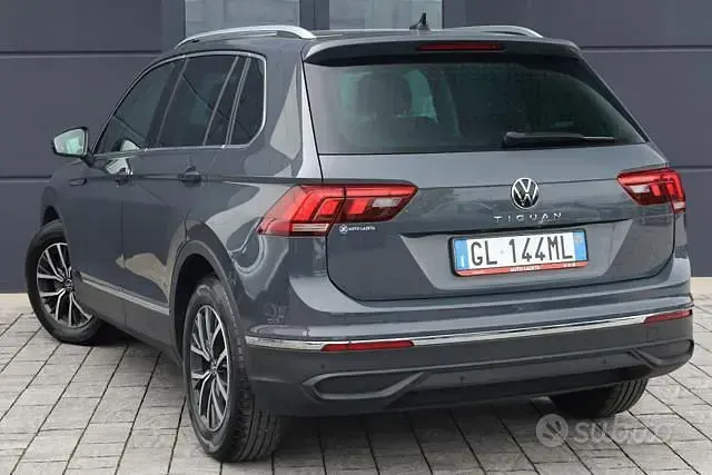 Usata VW Tiguan Life 150 CV (110 kW) 2022 Grigio SUV