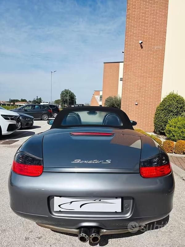 Usata Porsche Boxster 251 CV (184 kW) 2001 Grigio Cabrio