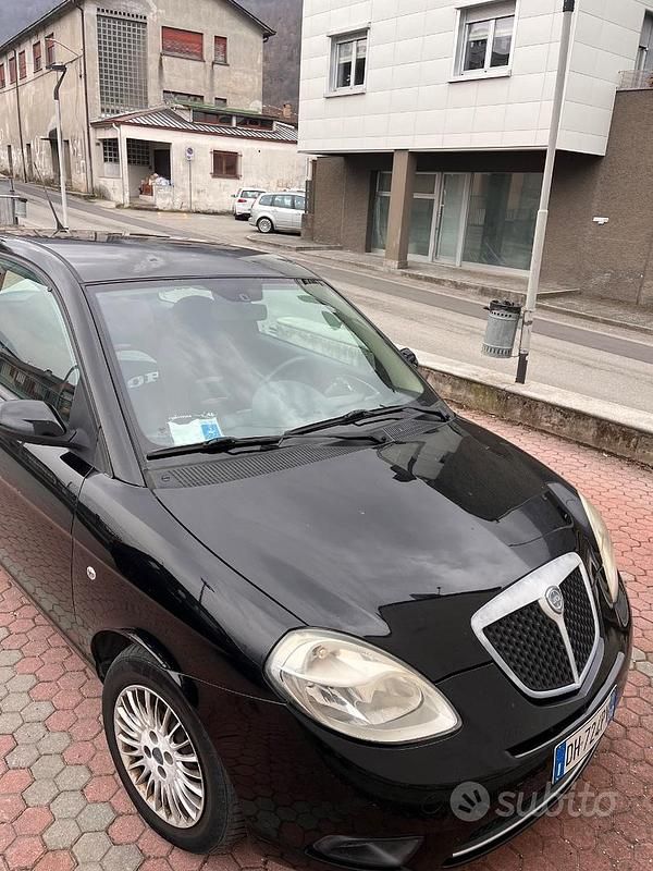 Usata Lancia Ypsilon 60 CV (44 kW) 2007 Nero Utilitaria