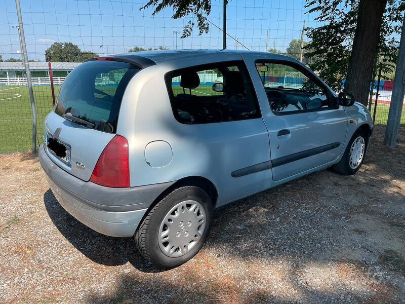 Usato 2001 Renault Clio II 1.9 Diesel 64 CV (1.500 €)