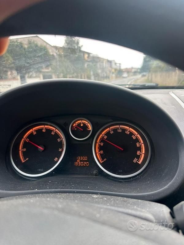 Usata Opel Corsa 2009 Nero Utilitaria