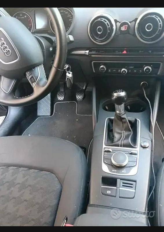 Usata Audi A3 Sportback g-tron 110 CV (80 kW) 2016 Nero Utilitaria