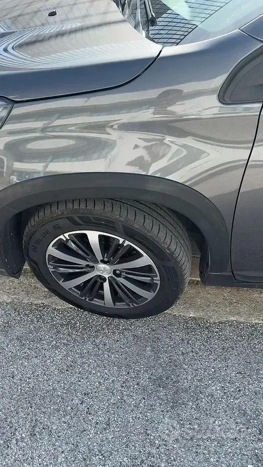 Usata Peugeot 2008 Allure 99 CV (72 kW) 2017 Grigio SUV
