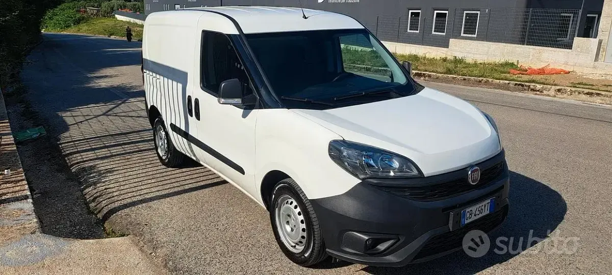 Usata Fiat Doblò S 105 CV (77 kW) 2020 Bianco Monovolume
