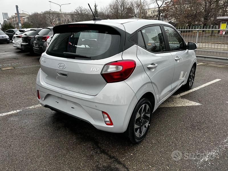 Nuova Hyundai i10 63 CV (46 kW) 2025 Grigio Utilitaria