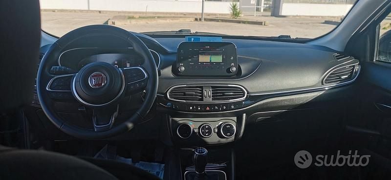 Usata Fiat Tipo Cross 95 CV (69 kW) 2021 Berlina