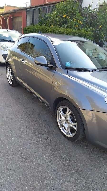 Usata Alfa Romeo MiTo Distinctive 120 CV (88 kW) 2010 Grigio Utilitaria