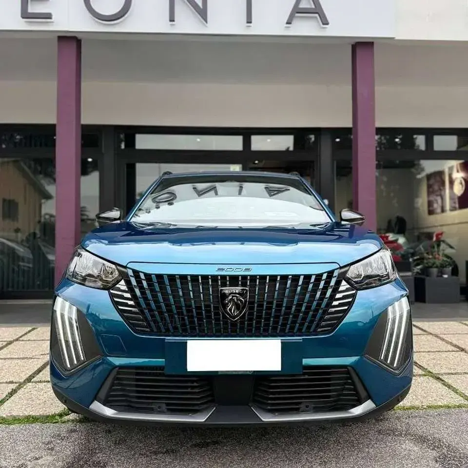 Nuova Peugeot 2008 Allure 131 CV (96 kW) 2025 Blu obsession SUV