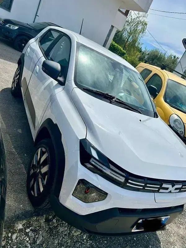 Usata Dacia Spring Expression 19 kW (26 CV) 2024 Bianco Utilitaria
