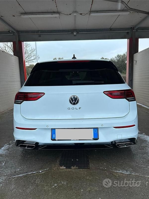 Usata VW Golf VII R-line 150 CV (110 kW) 2021 Bianco Utilitaria