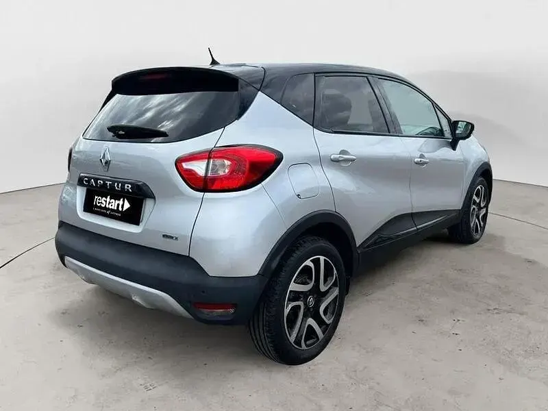 Usata Renault Captur Intens 90 CV (66 kW) 2017 Argento SUV
