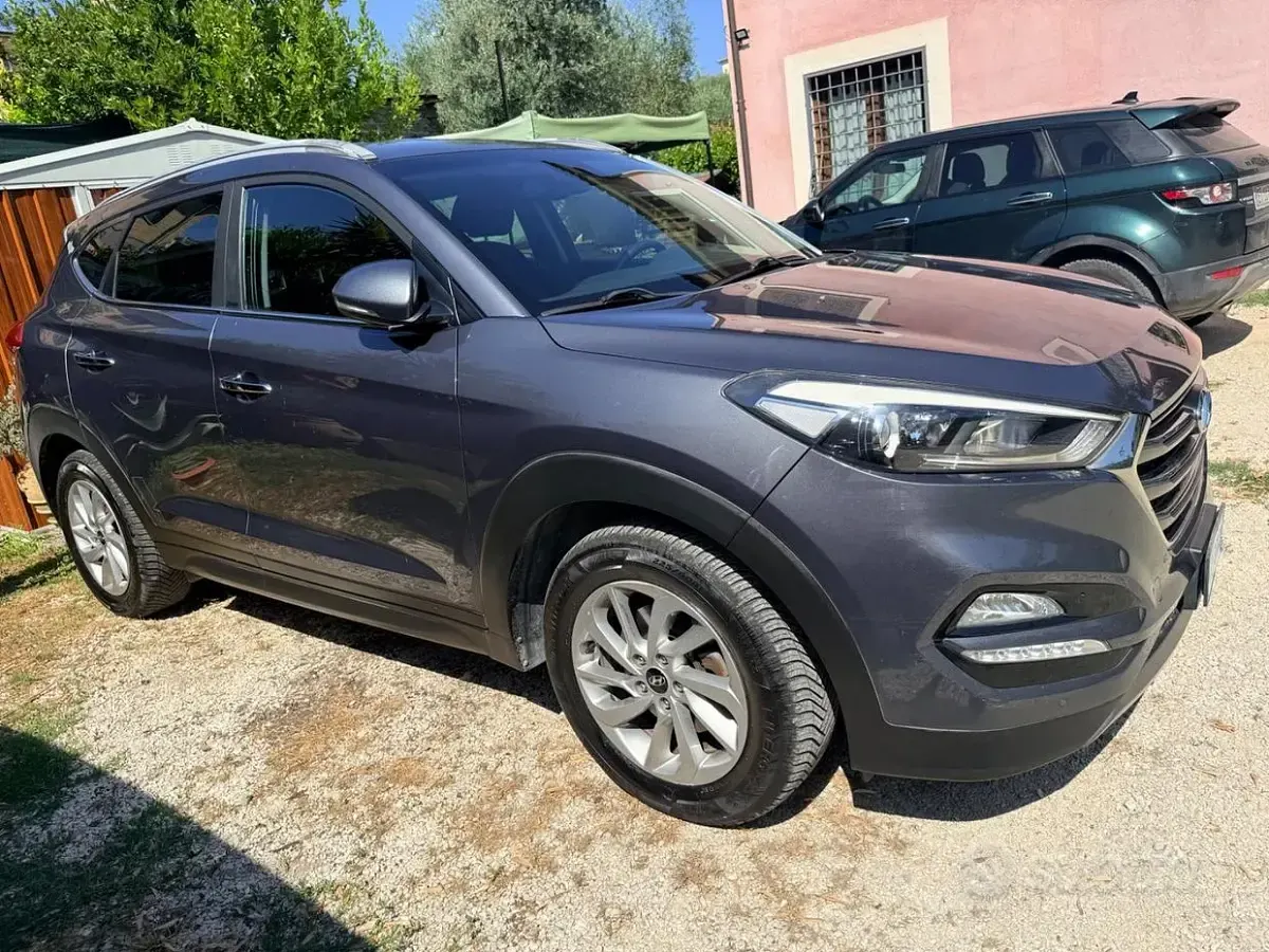Usata Hyundai Tucson 141 CV (103 kW) 2016 Rosso SUV