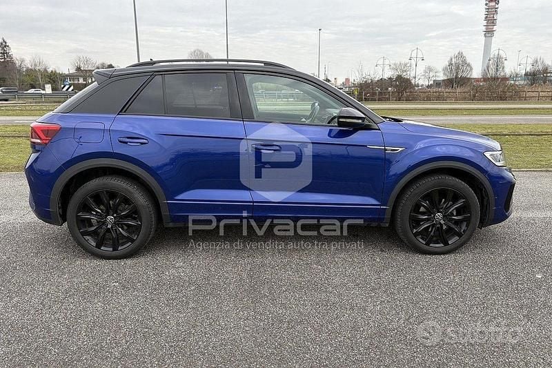 Usata VW T-Roc R-line 116 CV (85 kW) 2023 Blu SUV