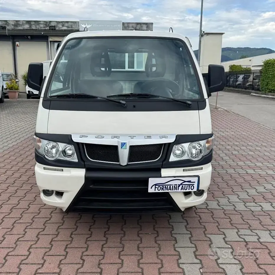 Usata Piaggio Porter 83 CV (61 kW) 2020 Bianco Utilitaria