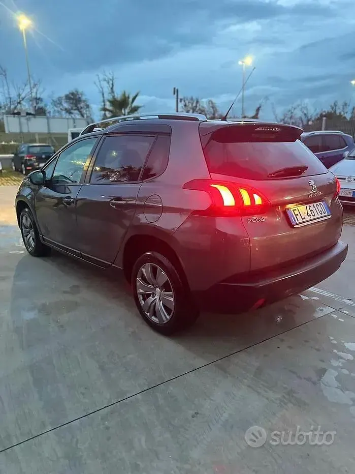 Usata Peugeot 2008 Allure 82 CV (60 kW) 2017 Grigio SUV