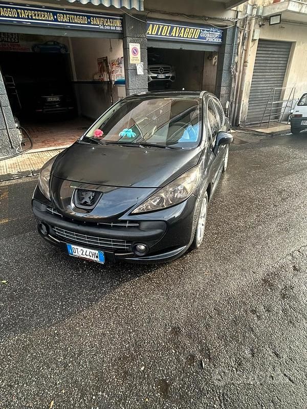 Usata Peugeot 207 70 CV (51 kW) 2009 Utilitaria