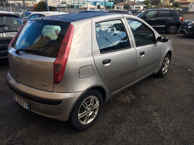 Usata Fiat Punto 59 CV (43 kW) 2001 Argento Berlina