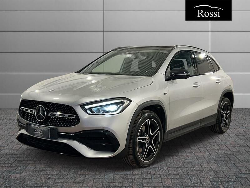 Usata Mercedes GLA250 Premium 160 CV (117 kW) 2020 Argento iridio SUV